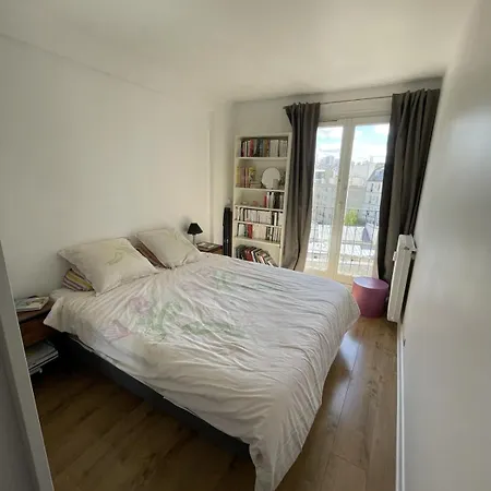 Charming Near La Parigi